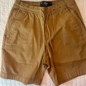 Like new x-small Hollister 7” shorts
M
